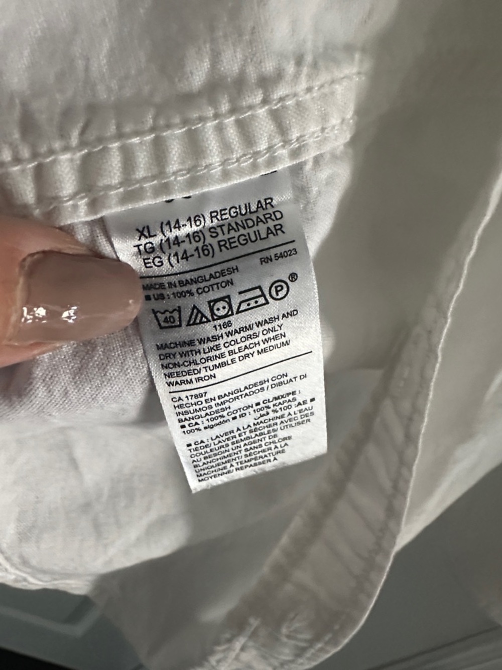 Old Navy White Button-Down Shirt, 100% Cotton Youth Size Extra Large 14-16 - Picture 4 of 6